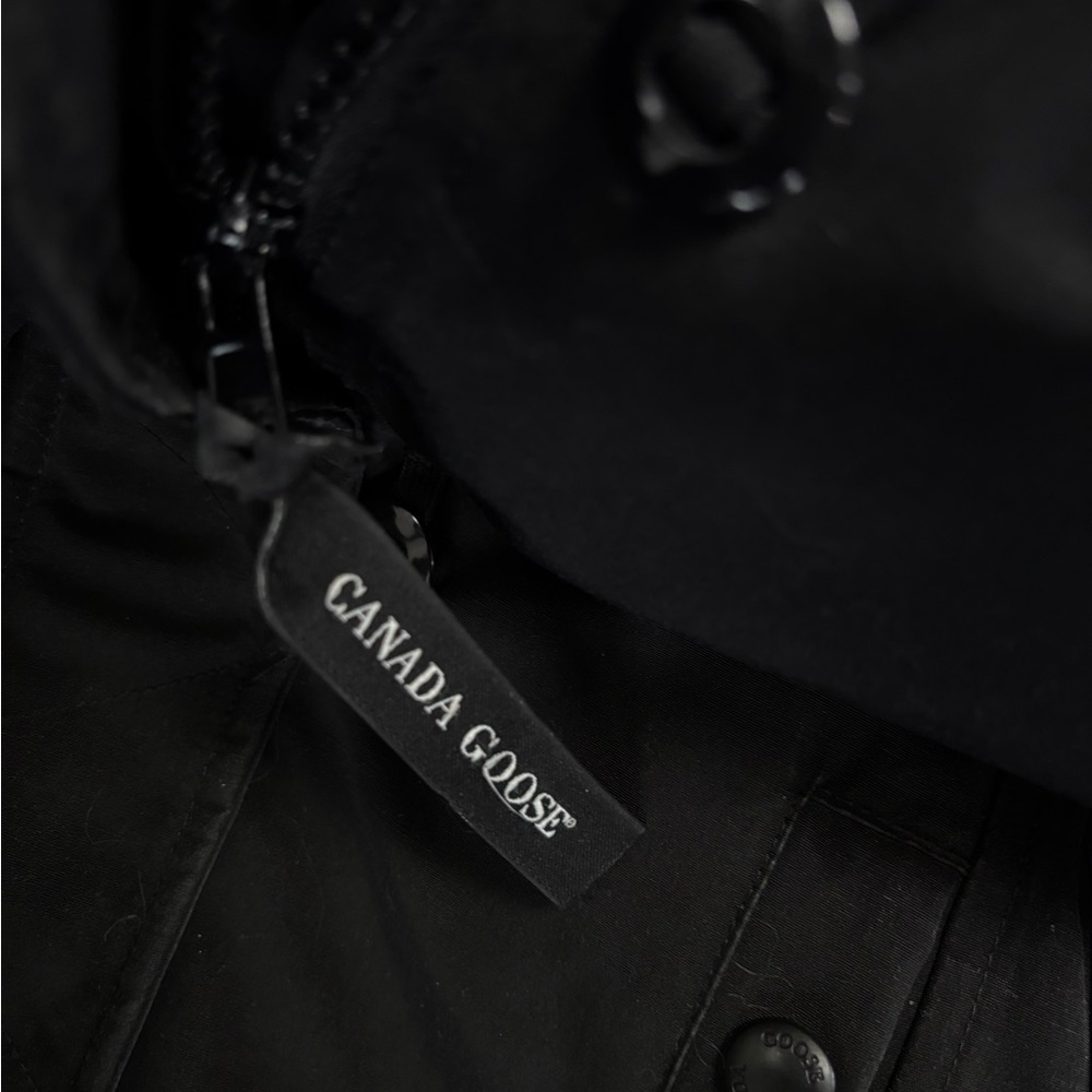 Canada Goose Kensington Parka Black Jacket with Logo Patch - Picture 10 of 15